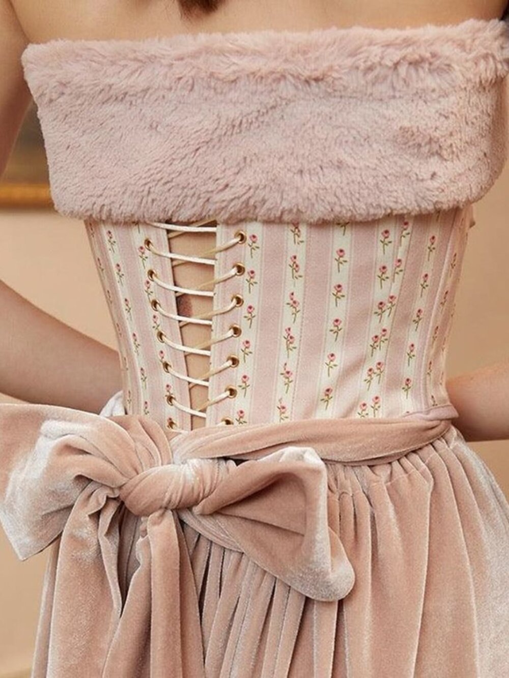 LACEMADE Snow Rhodomyrtus balletcore pink floral corset w/faux fur trim size XS - Picture 4 of 12